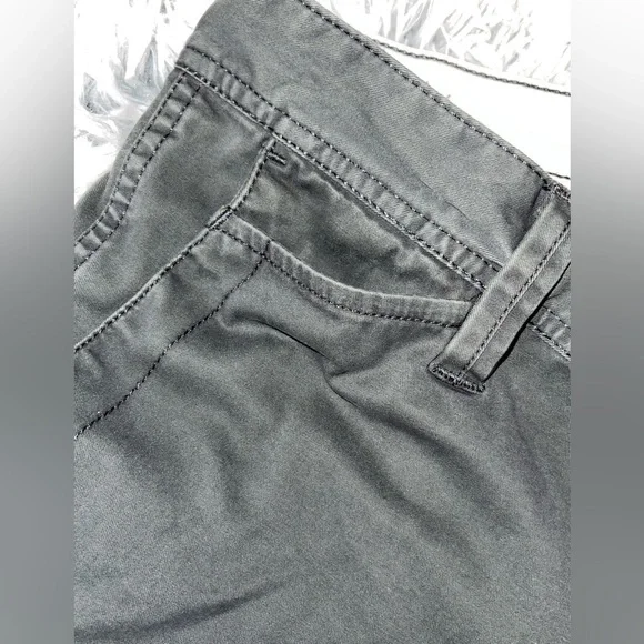 VOLCOM Men’s pants olive green size 29